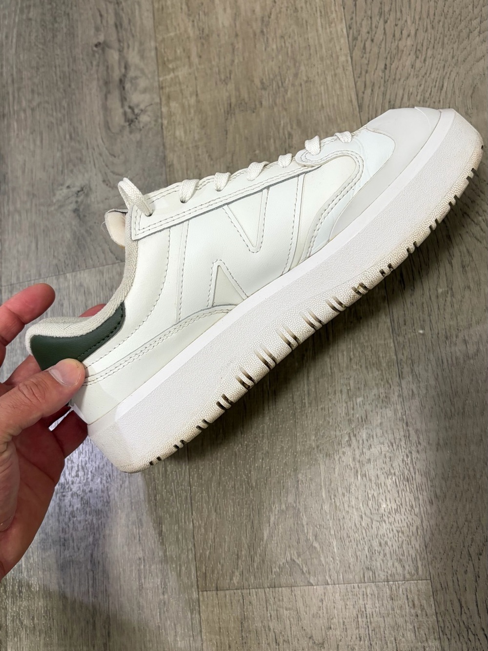 Unisex New Balance CT302 Sneakers 8.5M/10W